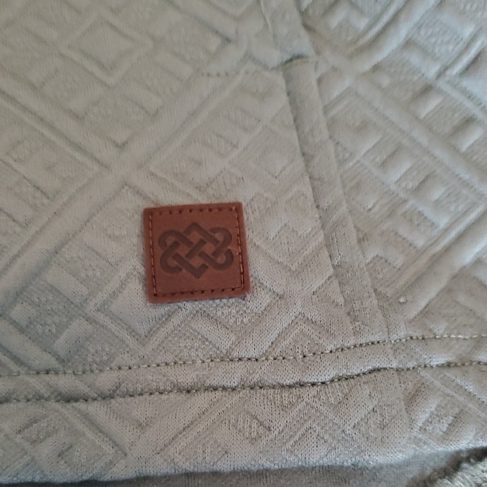 Green Quilted Pullover - Picture 3 of 5